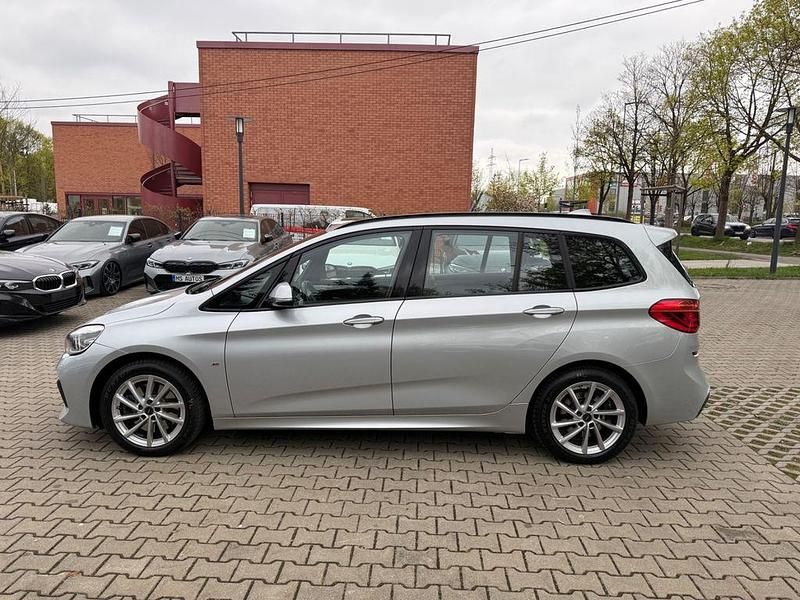 Gebraucht BMW 220 M Sport 190 PS (139 kW) 2021 Glaciersilber Van / Kleinbus