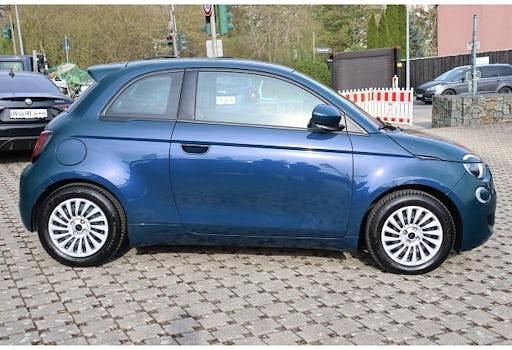Gebraucht Fiat 500e Red 69 kW (95 PS) 2022 Grün Limousine
