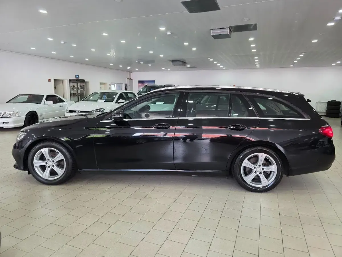 Second-hand Mercedes E220 194 CP (142 kW) 2020 Negru Break