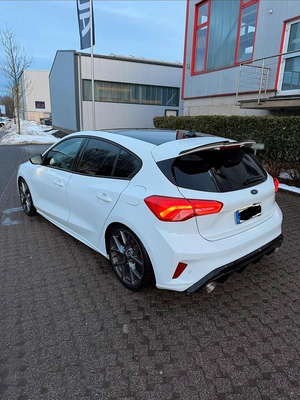 Gebraucht Ford Focus Performance Edition 280 PS (205 kW) 2021 Weiß Limousine