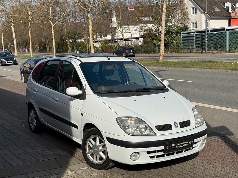 Gebraucht Renault Scénic 102 PS (75 kW) 2002 Weiß Van / Kleinbus