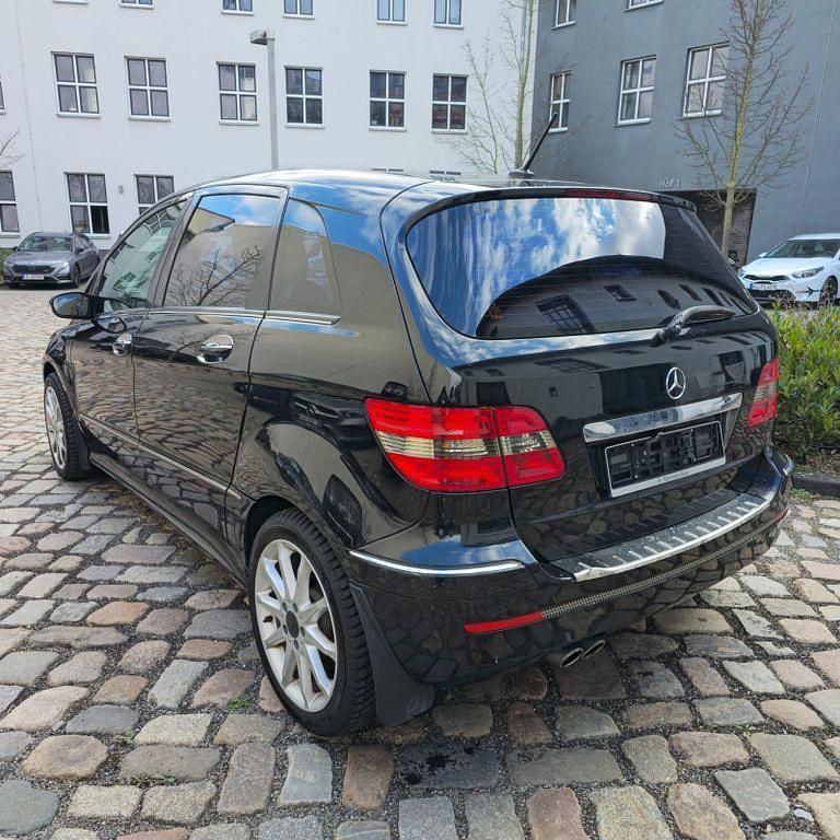 Gebraucht Mercedes B200 193 PS (141 kW) 2007 Schwarz Van / Kleinbus