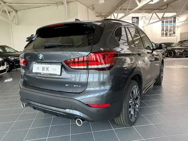 Gebraucht BMW X1 Sport Line 190 PS (139 kW) 2022 Grau SUV