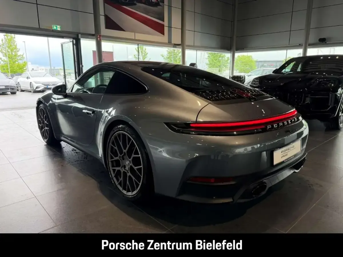 Gebraucht Porsche 911 Carrera 394 PS (289 kW) 2025 Grau Coupé