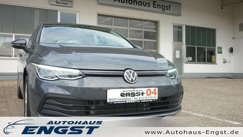 Delfingrau Gebraucht 2020 VW Golf VIII Life Limousine | 20.470 € (Fairer Preis) - Bild 1/4