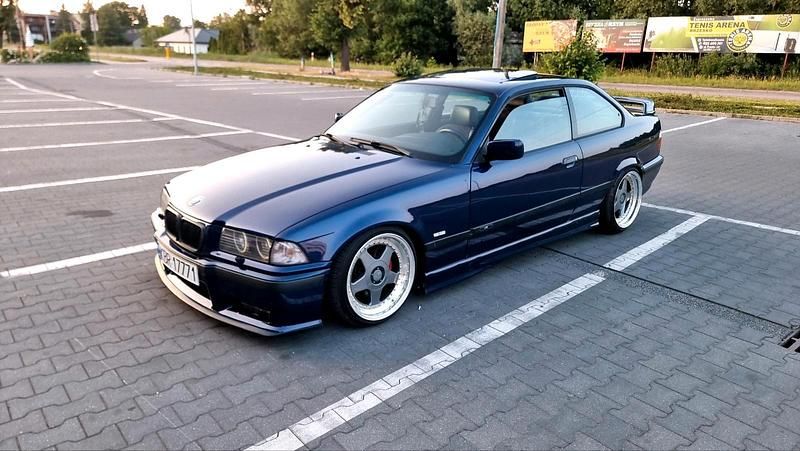 Grau Gebraucht 2025 BMW 328 M Sport Coupé | 11.900 € - Bild 1/4