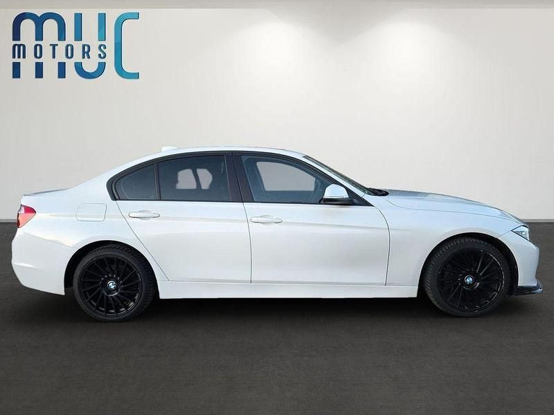 Gebraucht BMW 320 184 PS (135 kW) 2014 Weiß Limousine
