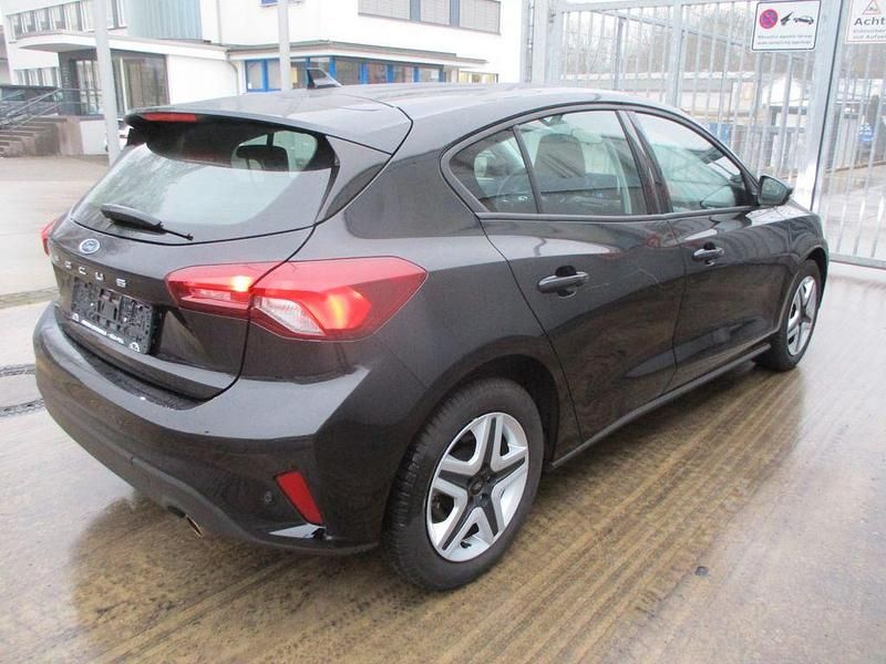 Gebraucht Ford Focus Cool & Connect 101 PS (74 kW) 2022 Schwarz Limousine