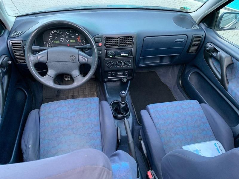 Gebraucht VW Polo 60 PS (44 kW) 1995 Blau Limousine