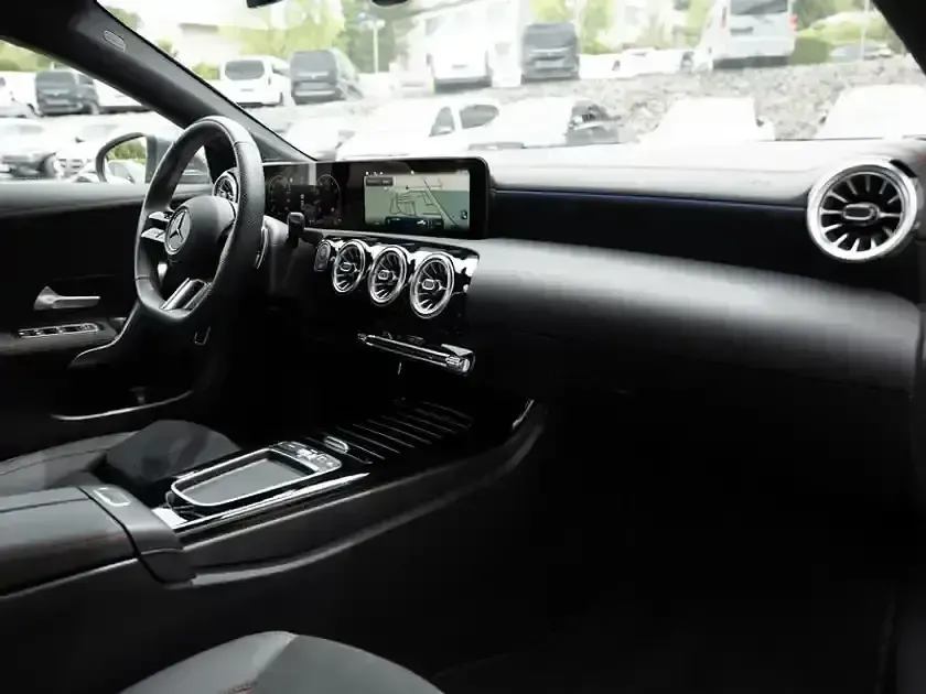 Gebraucht Mercedes CLA200 AMG 163 PS (119 kW) 2025 Grau metalliclack mountaingrau Coupé
