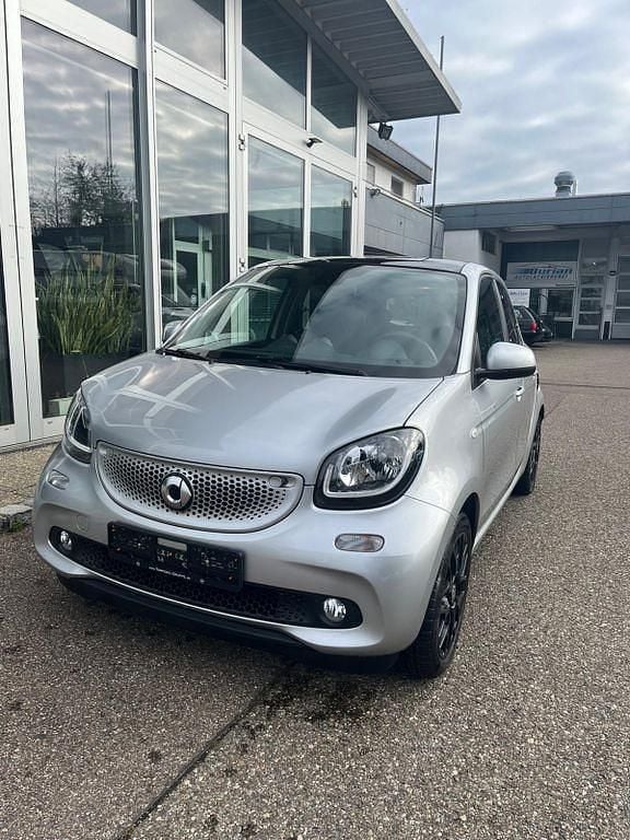 Silber Gebraucht 2019 Smart ForFour Limousine | 13.499 € (Fairer Preis) - Bild 1/4