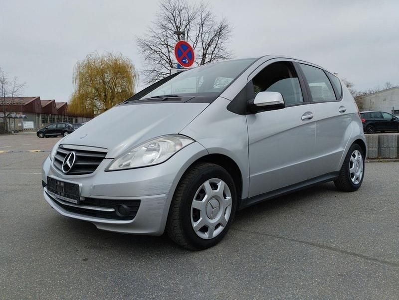 Gebraucht Mercedes A180 109 PS (80 kW) 2009 Silber Limousine