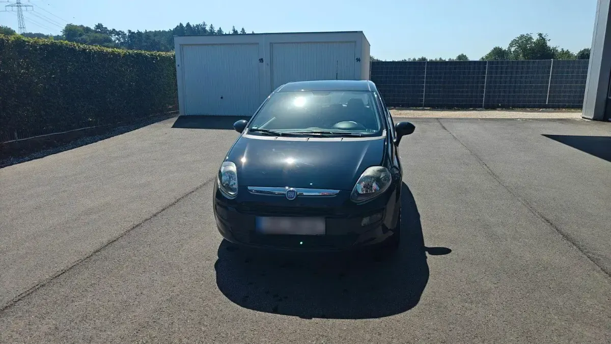 Gebraucht Fiat Grande Punto 69 PS (50 kW) 2011 Blau Kleinwagen