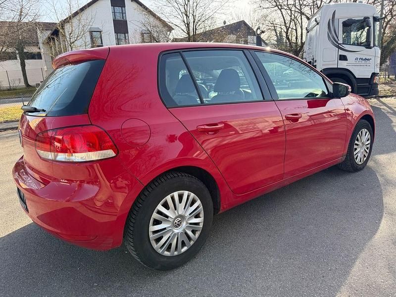 Gebraucht VW Golf VI 80 PS (58 kW) 2009 Rot Kleinwagen