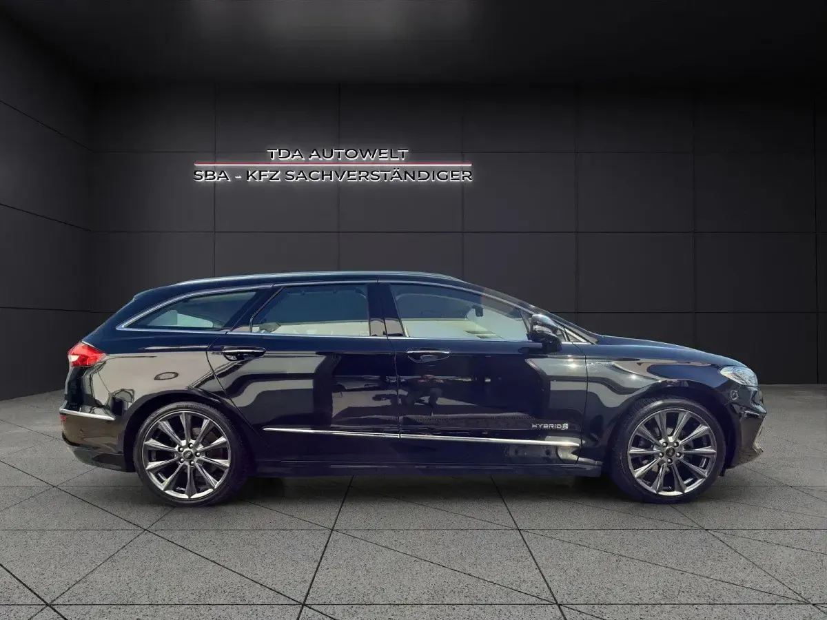 Gebraucht Ford Mondeo Vignale 140 PS (102 kW) 2019 Schwarz Kombi