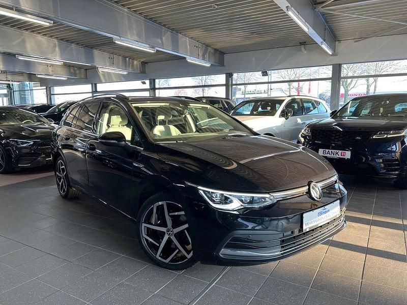 Gebraucht VW Golf VIII Style 150 PS (110 kW) 2021 Deep black Kombi