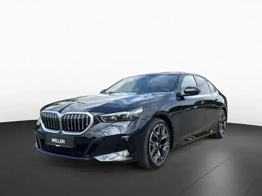 Gebraucht BMW 520 M Sport 197 PS (144 kW) 2025 Carbon schwarz (schwarz) Limousine