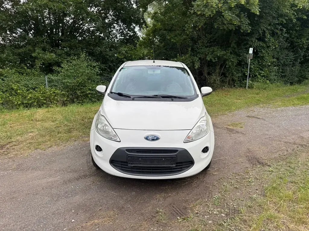 Gebraucht Ford Ka Trend 69 PS (50 kW) 2009 Weiß Kleinwagen