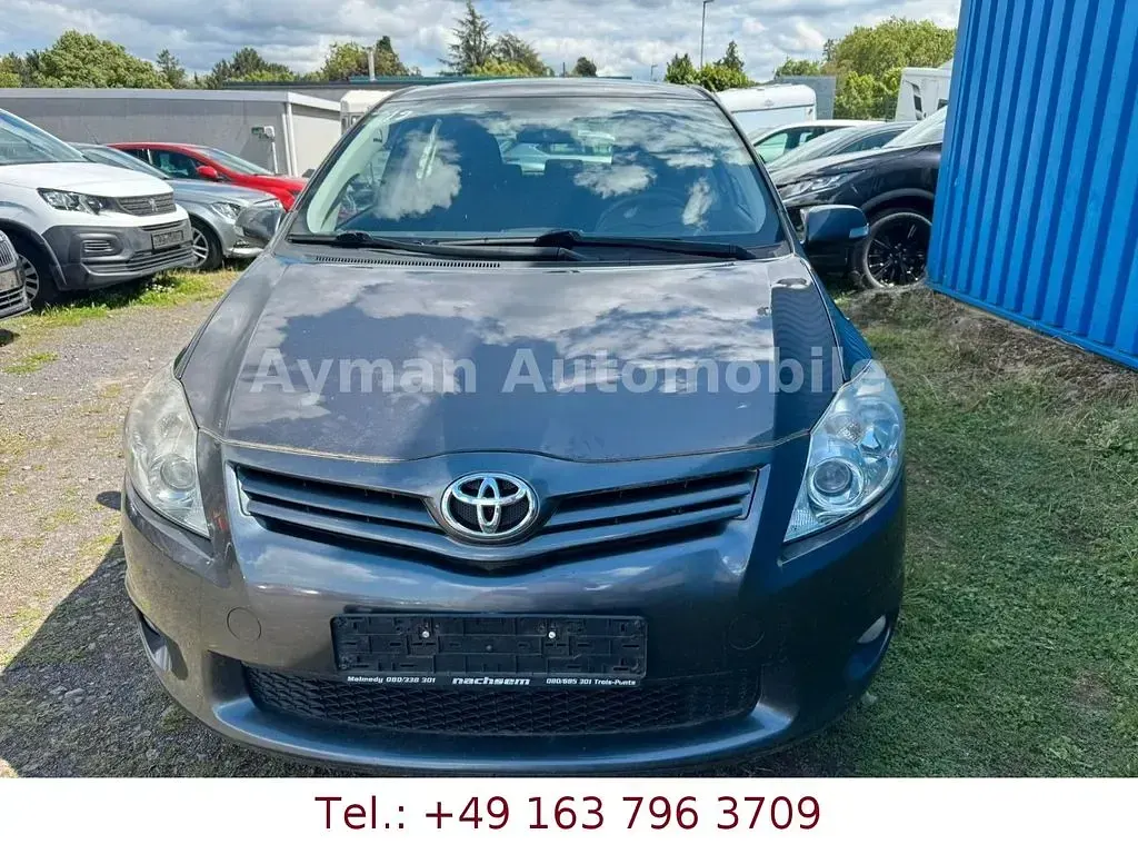 Gebraucht Toyota Auris Basis 90 PS (66 kW) 2011 Grau Kleinwagen