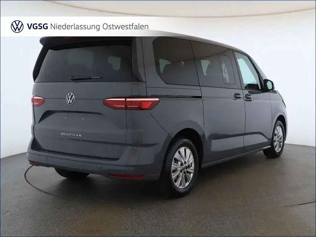 Usata VW Multivan 150 CV (110 kW) 2025 Grigio Monovolume