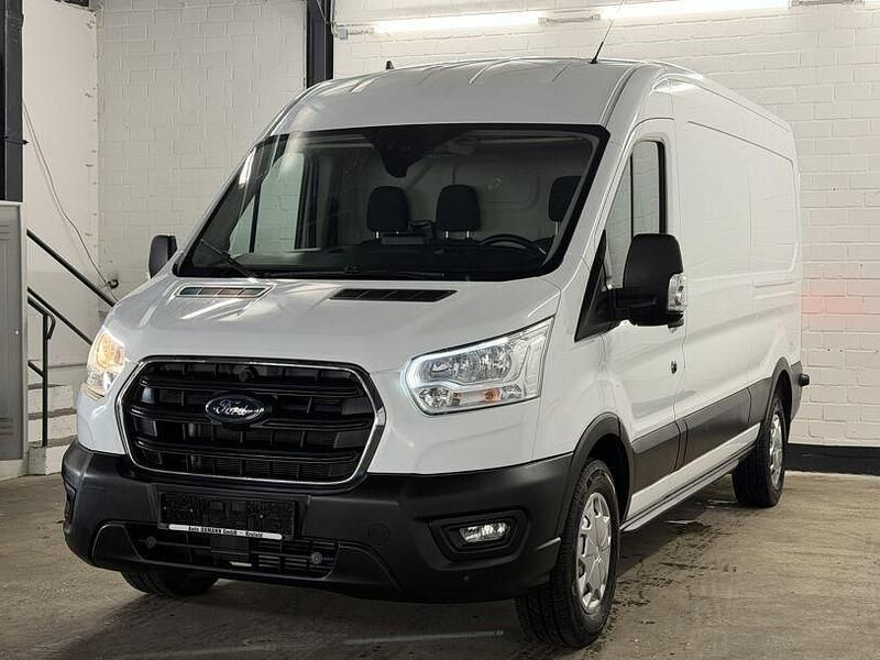 Gebraucht Ford Transit Trend 131 PS (96 kW) 2021 Weiß Limousine