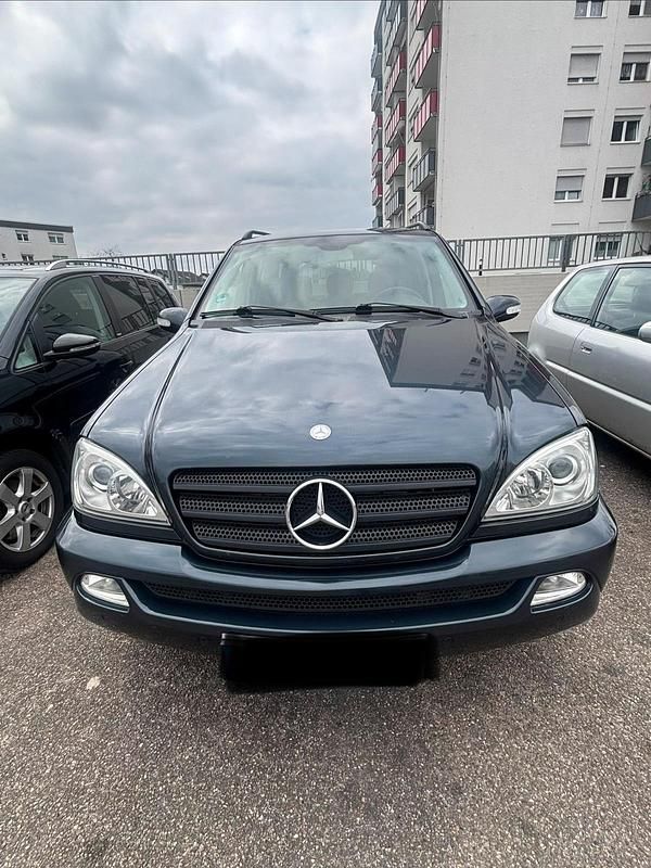 Gebraucht Mercedes ML270 163 PS (119 kW) 2003 Blau SUV