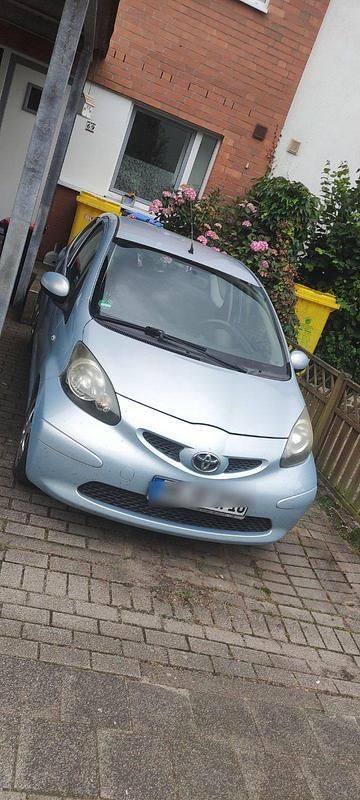 Silber Gebraucht 2006 Toyota Aygo Kleinwagen | 850 € (Guter Preis) - Bild 1/4