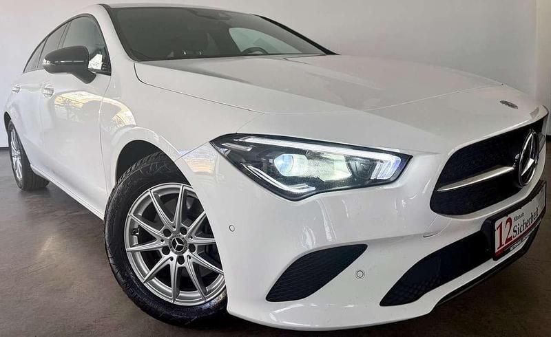 Polarweiss Gebraucht 2022 Mercedes CLA200 Kombi | 20.690 € (Guter Preis) - Bild 1/4
