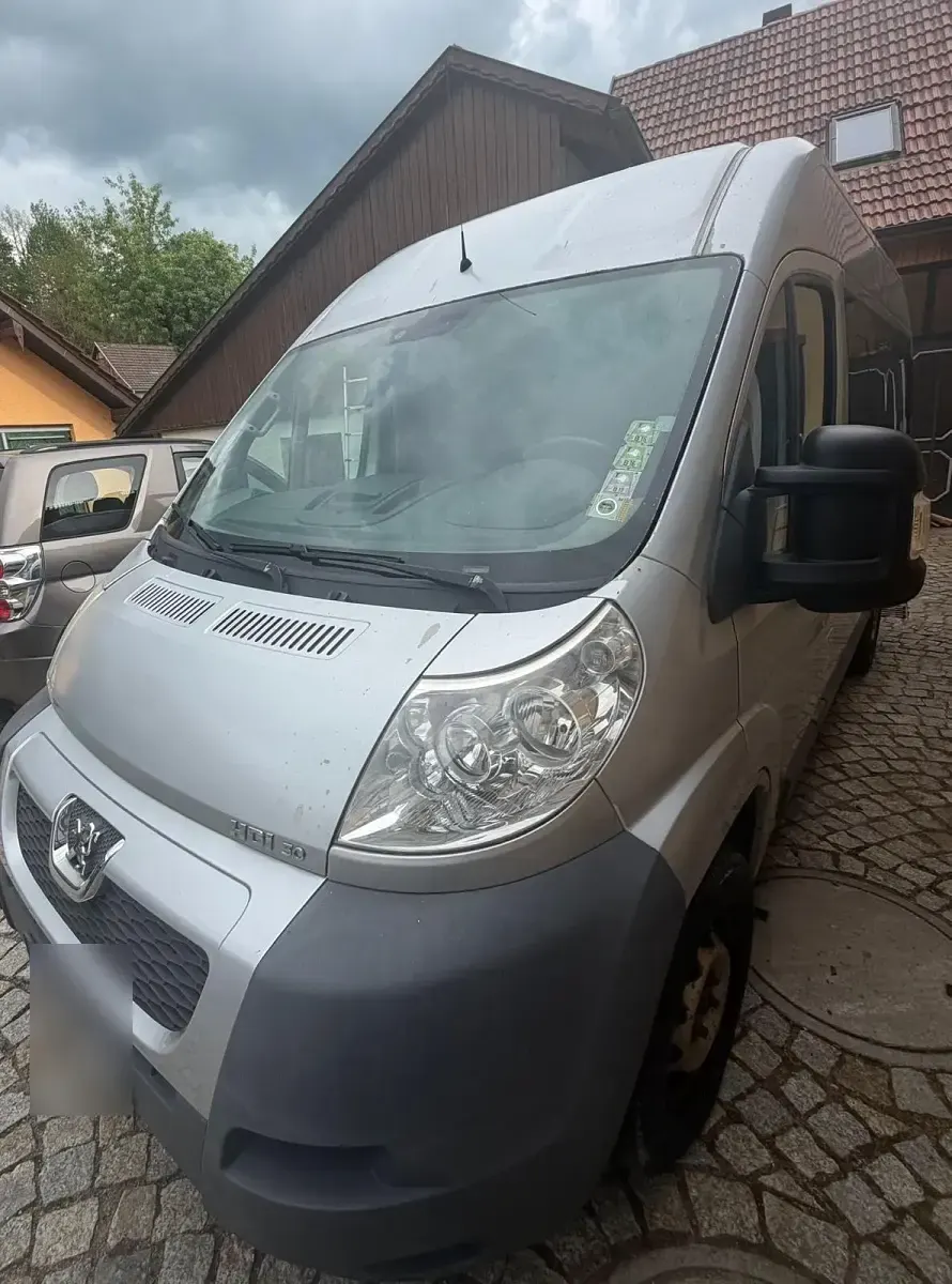 Gebraucht Peugeot Boxer 156 PS (114 kW) 2011 Silber Van