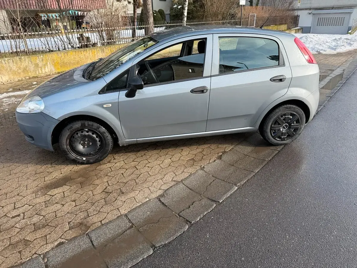 Gebraucht Fiat Grande Punto 78 PS (57 kW) 2007 Silber Kleinwagen