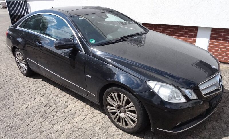 Schwarz Gebraucht 2009 Mercedes E350 Coupé | 7.980 € (Superpreis) - Bild 1/4