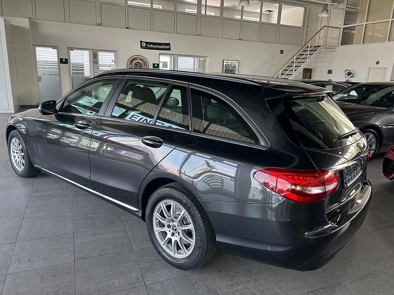 Gebraucht Mercedes C200 160 PS (117 kW) 2021 Grau Kombi