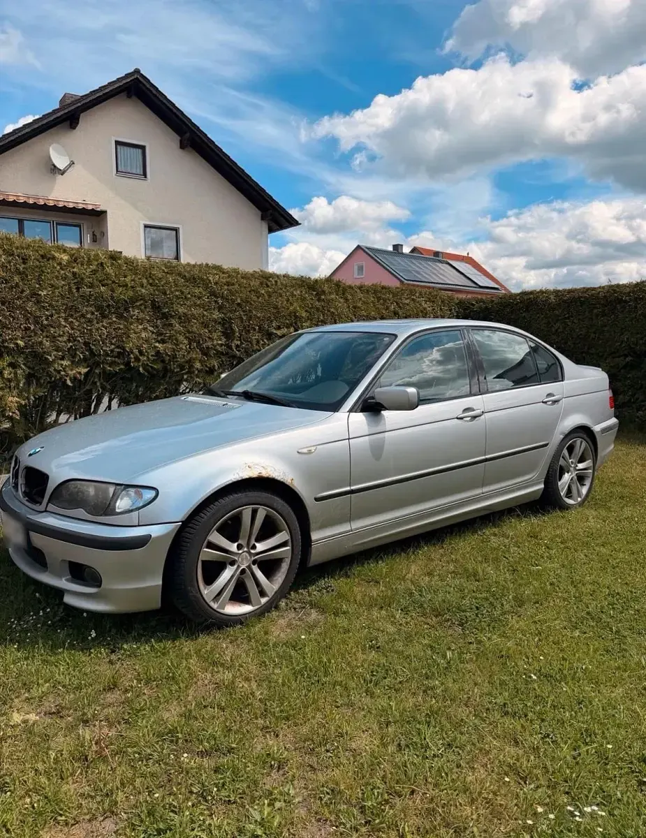 Gebraucht BMW 320 170 PS (125 kW) 2005 Silber Limousine