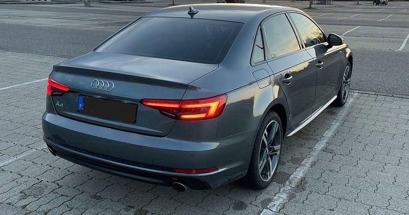 Grau Gebraucht 2017 Audi A4 Sport Limousine | 21.000 € (Superpreis) - Bild 1/4