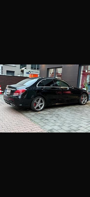 Schwarz Gebraucht 2014 Mercedes C220 AMG line Limousine | 13.800 € (Teuer) - Bild 1/4