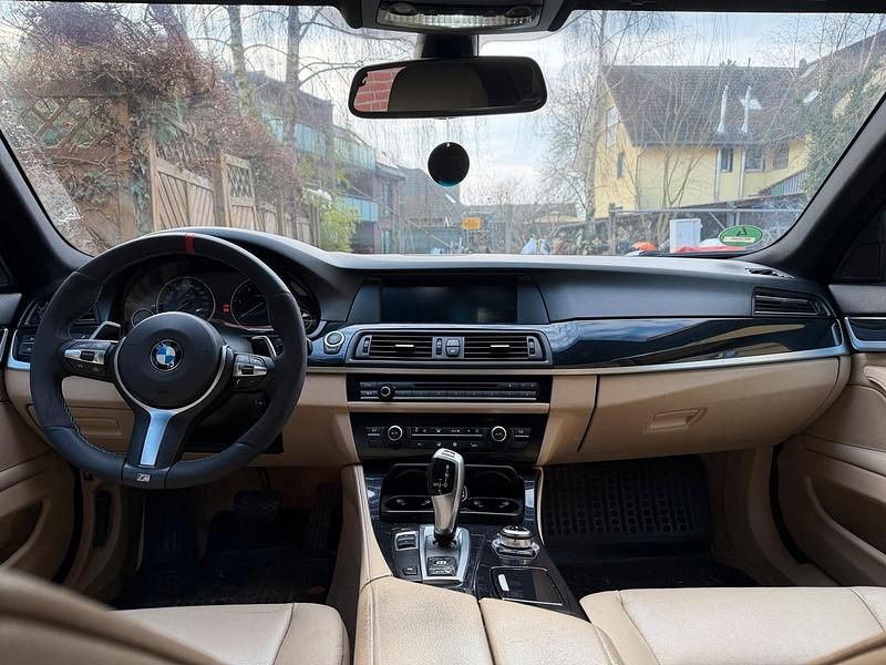 Gebraucht BMW 530 M Sport 300 PS (220 kW) 2011 Schwarz Limousine