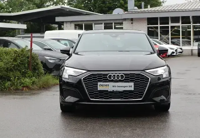 Gebraucht Audi A3 Advanced 150 PS (110 kW) 2023 Brillantschwarz Limousine