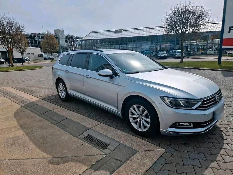 Gebraucht VW Passat Comfortline 150 PS (110 kW) 2016 Grau Kombi