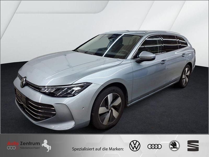 Oyster silver metallic Gebraucht 2025 VW Passat Business Kombi | 34.970 € (Superpreis) - Bild 1/4