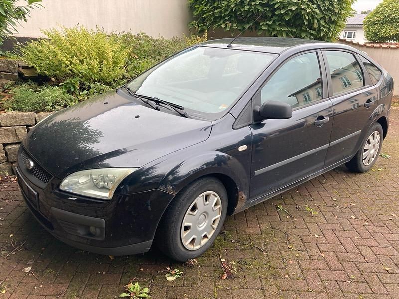 Schwarz Gebraucht 2006 Ford Focus Limousine | 500 € (Superpreis) - Bild 1/4
