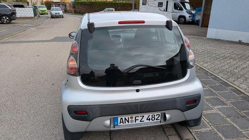 Grau Gebraucht 2006 Citroën C1 Style Kleinwagen | 650 € (Superpreis) - Bild 1/4