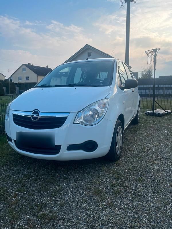 Gebraucht Opel Agila 60 PS (44 kW) 2009 Weiß Kleinwagen