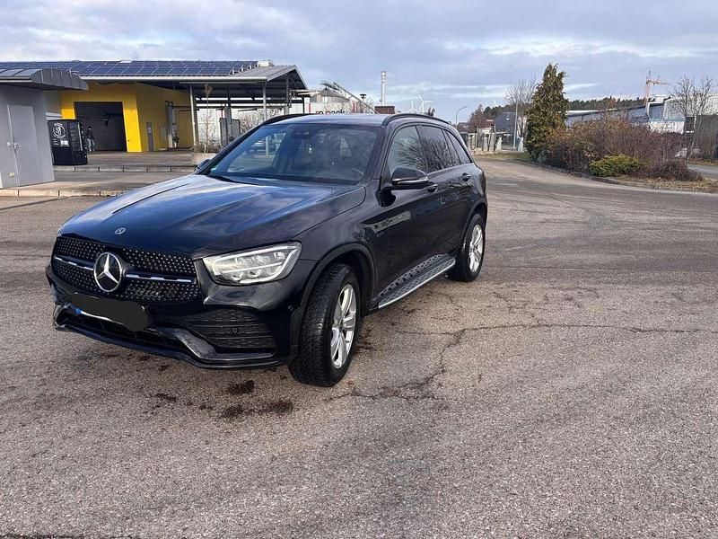Gebraucht Mercedes GLC300e AMG line 194 PS (142 kW) 2021 Schwarz  unilack SUV