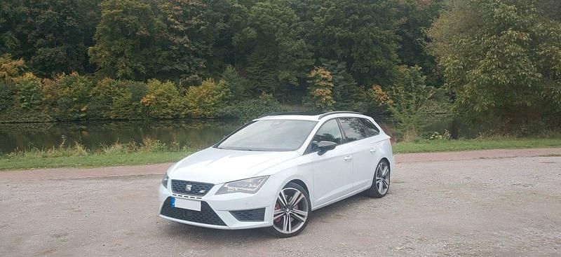 Weiß Gebraucht 2015 Cupra Leon Kombi | 18.999 € (Fairer Preis) - Bild 1/4