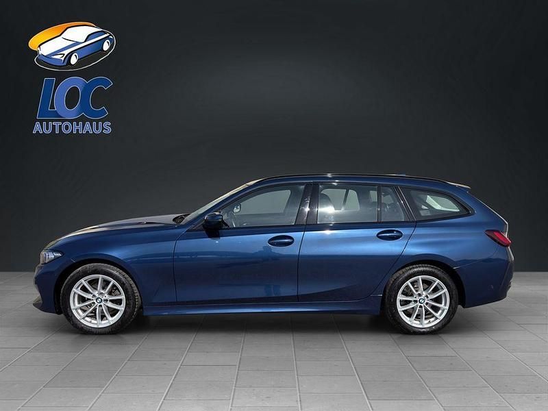 Gebraucht BMW 318 Shadowline 150 PS (110 kW) 2023 Blau Kombi
