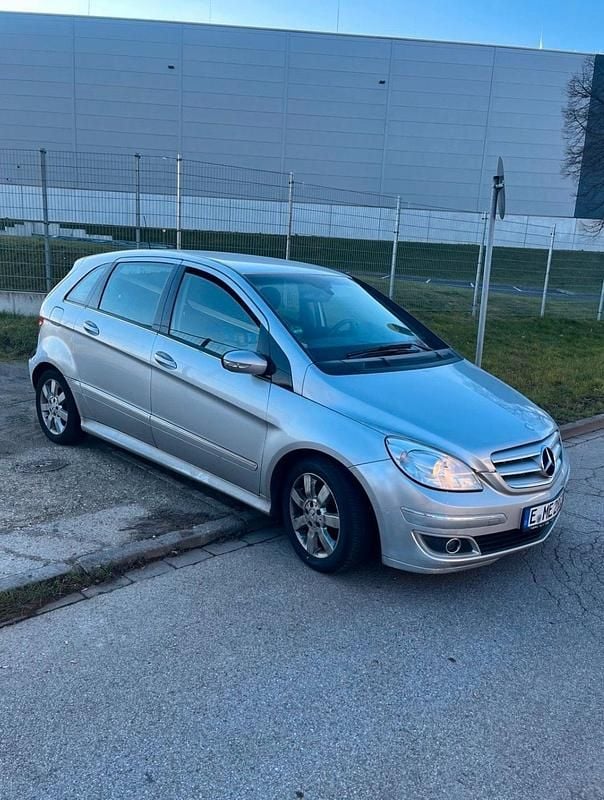 Silber Gebraucht 2007 Mercedes B170 Van / Kleinbus | 1.300 € (Superpreis) - Bild 1/4