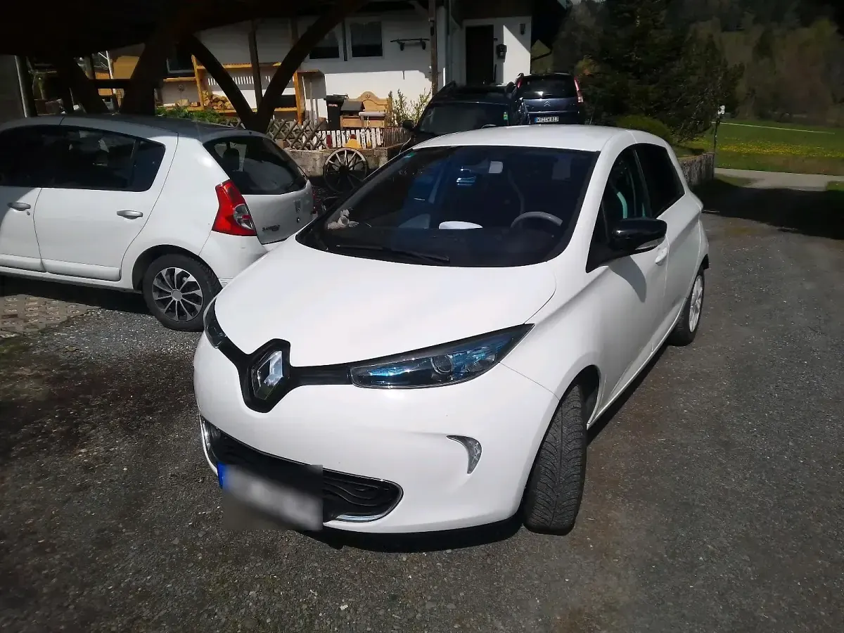 Gebraucht Renault Zoe 72 kW (98 PS) 2014 Weiß Kleinwagen