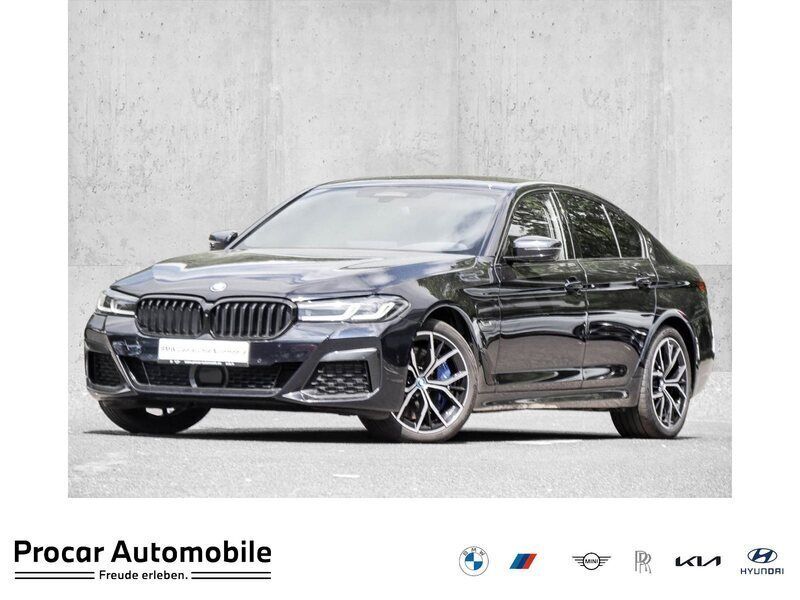Schwarz Gebraucht 2021 BMW 545e M Sport Limousine | 39.570 € (Fairer Preis) - Bild 1/2
