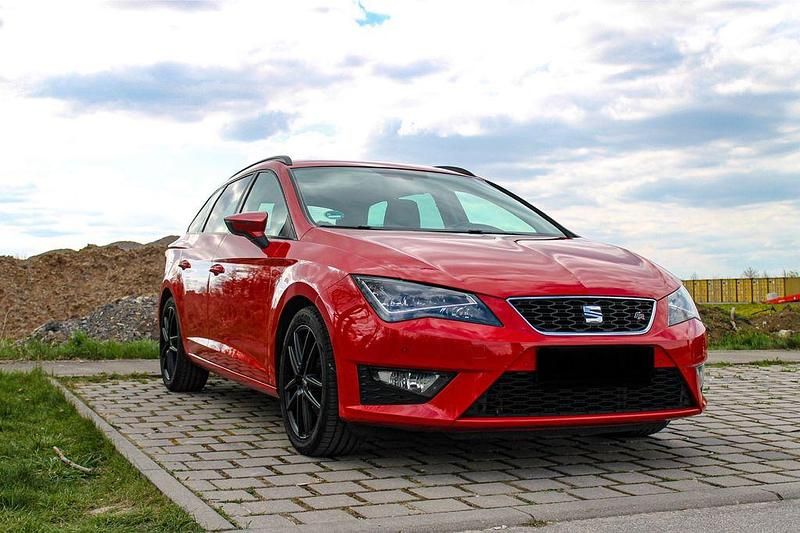 Rot Gebraucht 2014 Seat Leon ST FR Kombi | 10.700 € (Guter Preis) - Bild 1/4