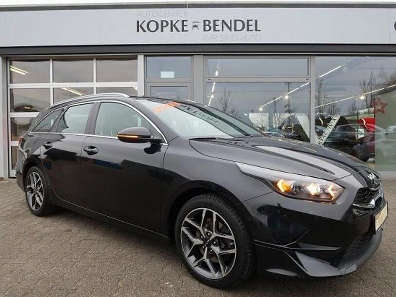 Gebraucht Kia Ceed Sportswagon Spirit 160 PS (117 kW) 2022 Zilinaschwarz metallic Kombi